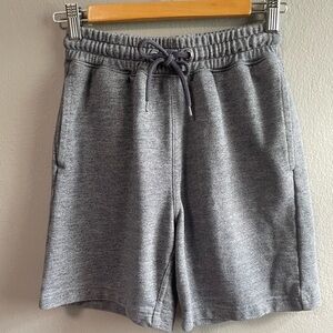 H&M regular fit sweat shorts in gray. Size X-Small
